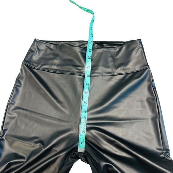 10/$25🦋 Ambiance Apparel Black Faux Leather High Rise Leggings - Size Medium - Picture 14 of 16